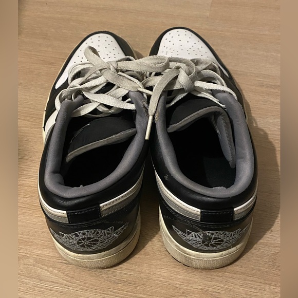 Air Jordan 1 One low Panda sneakers size 9.5 - Picture 3 of 5